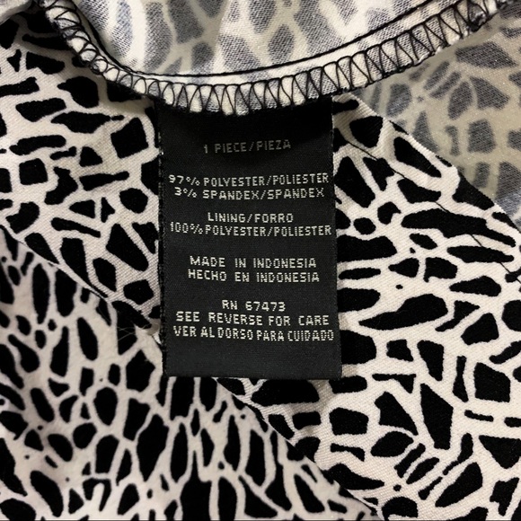 Black and White Pattern Dress - Picture 11 of 11